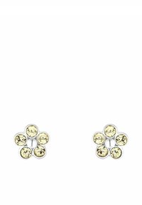 Pendientes de plata en forma de flores con seis piedras preciosas amarillas claras dispuestas como pétalos alrededor de una perla central de plata.