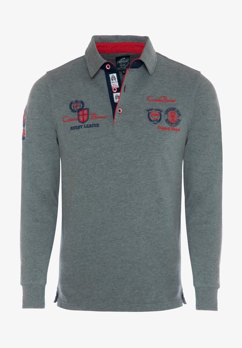 Langärmliges Poloshirt aus grauer Baumwolle mit einem Kragen in Rot und Marineblau. Mit gestickten Logos und Text, zwei Knöpfen am Hals.