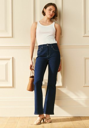 Next, REGULAR FIT - MID RISE BOOTCUT JEANS 2 PACK . - Zvonové džínsy - black indigo