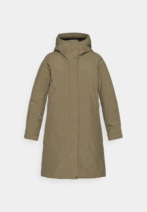 Parka verte olive avec une capuche, des manches longues, une fermeture à boutons-pression et une poche poitrine. Tissu lisse avec une texture légèrement rembourrée.