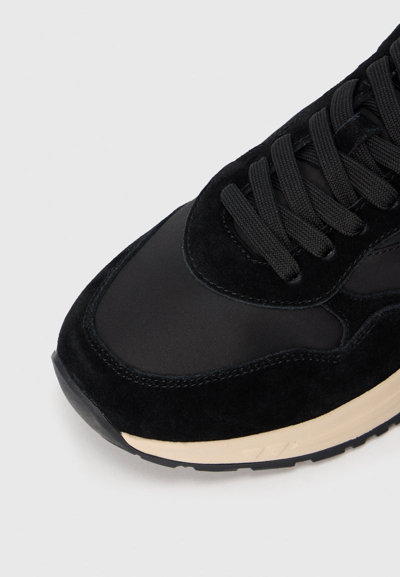 Guess ARIA Sneakers basse black/nero