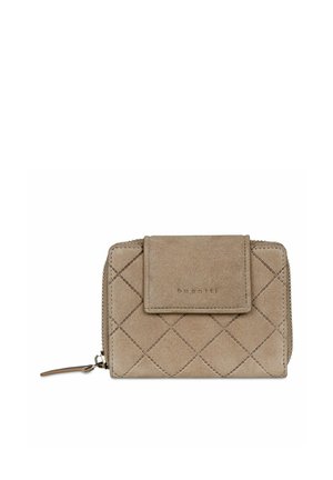 Cartera beige acolchada de ante con cierre de cremallera y solapa, con el logo "bugatti" en relieve en la solapa frontal.