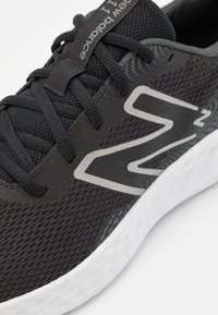 New Balance 411V3 - Scarpe da corsa su strada - black