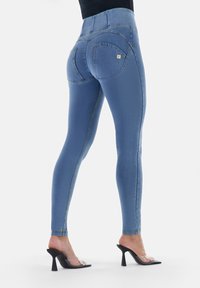 Freddy WR UP VITA ALTA - Pantalones - denim chiaro