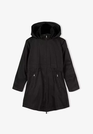 Czarna wodoodporna kurtka z kapturem, z zamkiem błyskawicznym z przodu, dwoma bocznymi kieszeniami i luźnym krojem. Wykonana z lekkiego materiału.