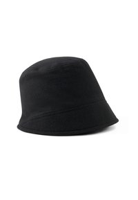 Sort bøllehat lavet af blødt stof, med en rundet top og en bred, nedadgående skygge med diskrete syninger og tekstur.