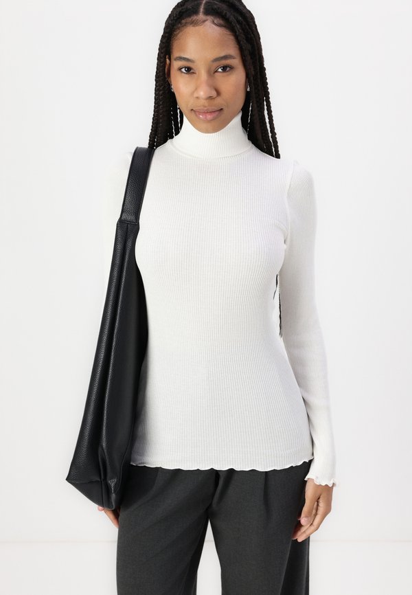 ROLLER NECK - Long sleeved top - ivory2