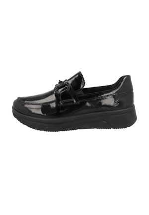 Scarpe slip-on in pelle verniciata nera con punta arrotondata, dettagli sulla parte superiore, hardware decorativo e una suola in gomma spessa.