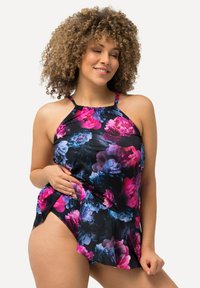 Costume da bagno floreale in nero con motivi di fiori rosa e blu. Presenta un collo all'americana e un design svasato con spacchi laterali per una maggiore mobilità.