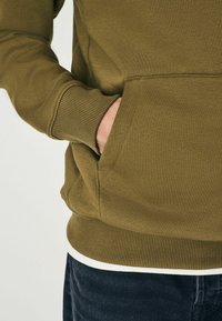 Next RICH - Hoodie - moss green