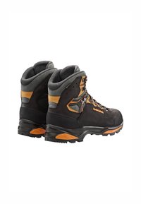 Scarpe da trekking nere e grigie con dettagli arancioni, dotate di cavigliera alta, suola robusta, parte superiore in pelle texturizzata e occhielli in metallo.