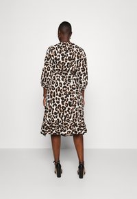 ONLY Carmakoma CARLIVIA 3/4 WRAP - Rochie de zi - cloud dancer