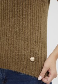 Oxmo Sweter