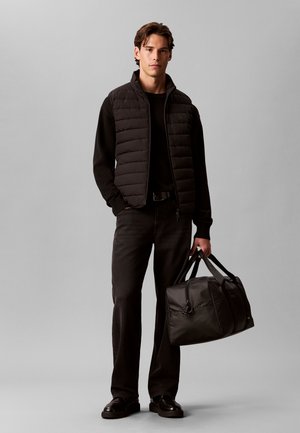Calvin Klein, RUBBERIZED MEDIUM - Bolsa de fin de semana - black