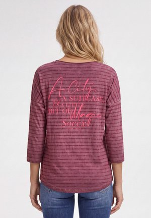 Soccx, SOCCX GESTREIFTES SHIRT MIT RÜCKENPRINT UND 3/4-ARM - Langarmshirt - dark cherry
