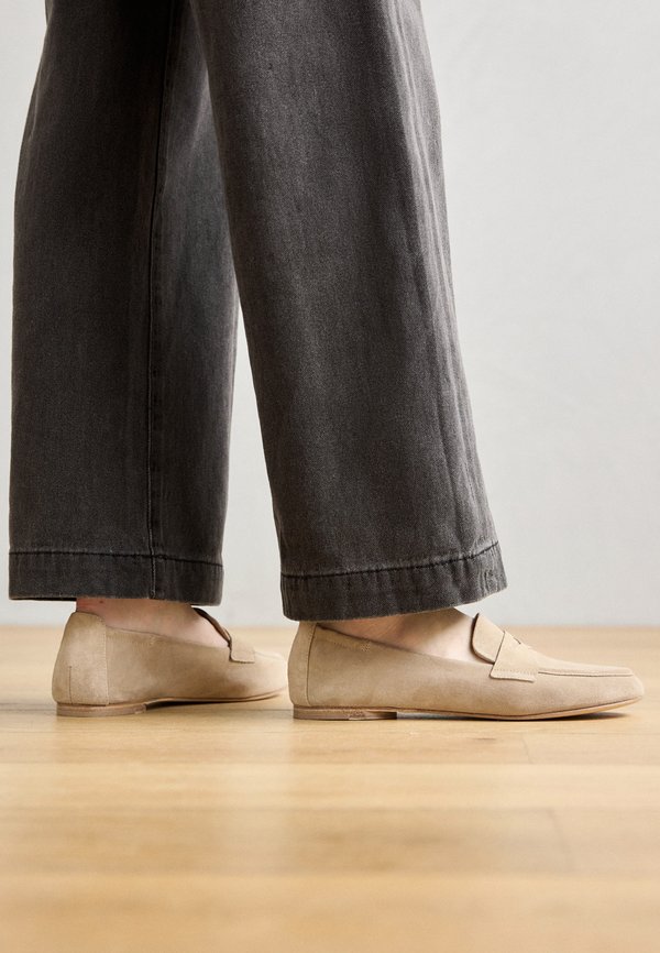 BILLY - Slip-ons - sand2