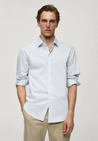 Mango Zakelijk overhemd - light blue