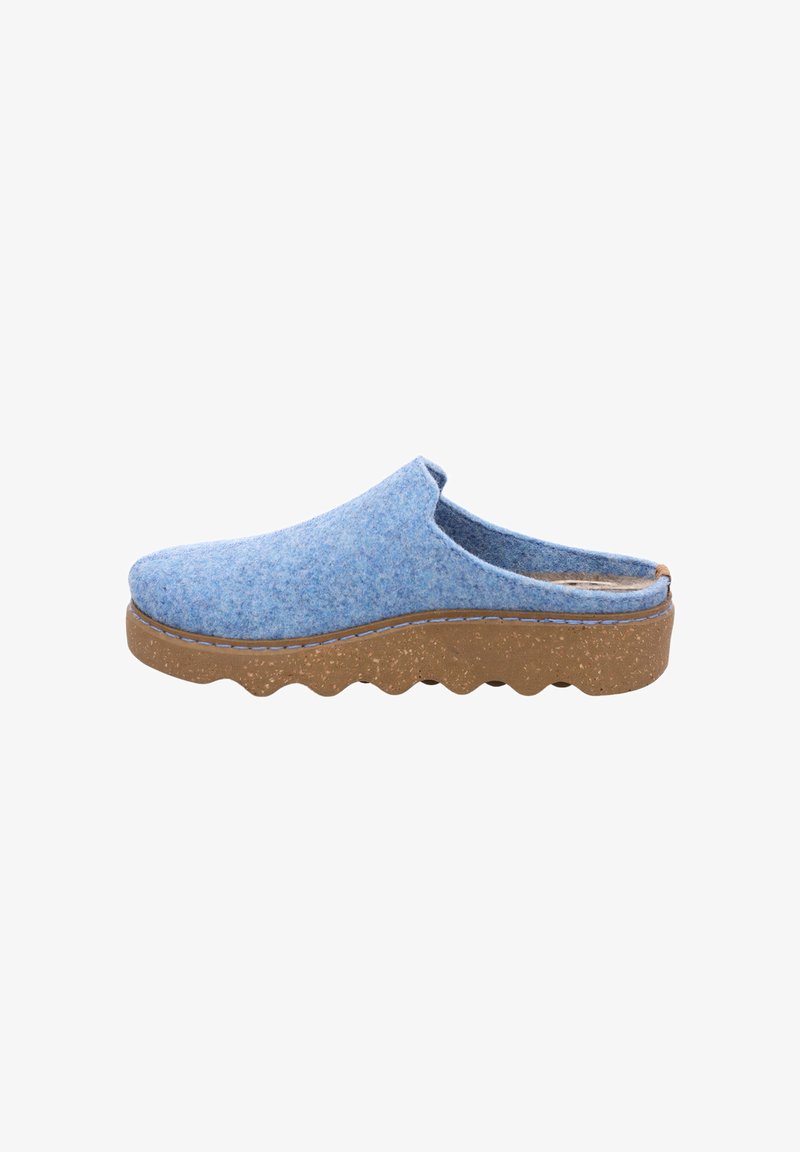 Siniset huopakengät, joissa on teksturoitu vaalea korkkipohja, slip-on-muotoilu ja pyöristetty kärki, ihanteellisia mukavuuteen ja rentoon käyttöön.