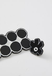 Thumbnail Image 4