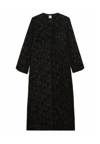 Vêtement noir longueur sol en tissu texturé avec un motif floral brillant. Il a un col rond et des manches longues.