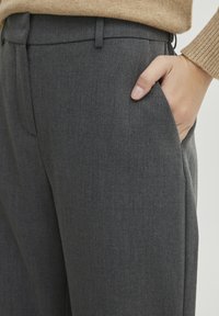 Oxmo OXDOVINE REGULAR FIT - Chinos - dark grey melange