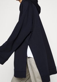 Holzweiler Jersey con capucha - dark blue