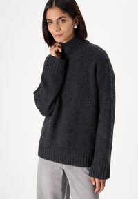 Vero Moda Tall VMMADDIE HIGHNECK PULL - Strikkegenser - dark grey melange