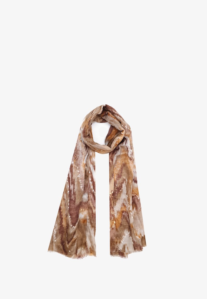 Sciarpa a motivo marrone e beige, realizzata in un tessuto leggero, presenta una texture morbida con bordi frangiati e un design fluido.