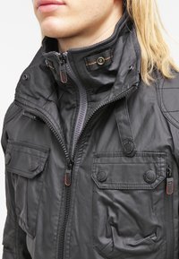 Superdry & Co Overgangsjakke - black