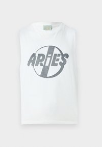 Camiseta blanca sin mangas con el texto estilizado gris "ARIES" dentro de un círculo en la parte delantera, mostrada sobre un fondo claro y sencillo.