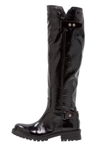 Czarne kozaki za kolano z błyszczącym wykończeniem z lakierowanej skóry, okrągłym noskiem, wytrzymałą podeszwą i ozdobą w postaci bocznej klamry. Gładka tekstura i elegancki design.