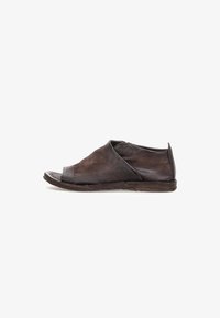 Wybrany, dark brown