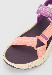 Timberland MOTION DUNE - Szandálok - natural webbing pink