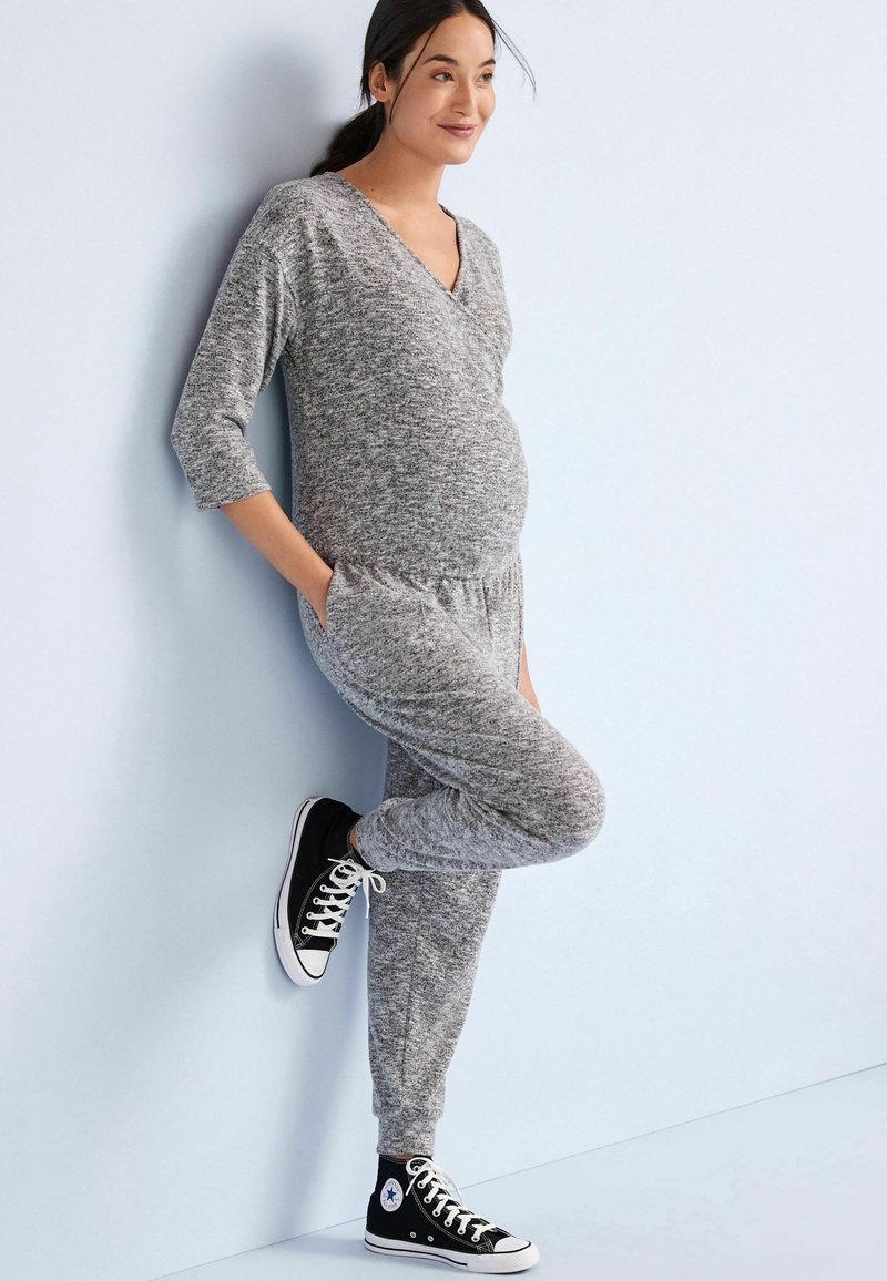 Next MATERNITY/NURSING COSY JUMPSUIT Jumpsuit grey/grau Zalando.de
