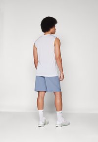 Nike Performance FORM - Urheilushortsit - ashen slate/black