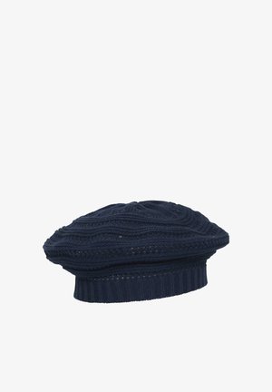 Berretto basco blu navy lavorato a maglia con banda a coste e motivo a trecce testurizzato.