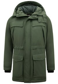 Olijfgroene parka-jas met capuchon, voorzien van twee grote borstzakken, een ritszak en ribgebreide manchetten. Getextureerde binnenvoering.