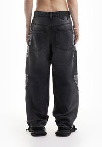 FAVELA Löst sittande jeans - black denim