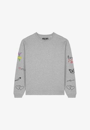 Pilkas džemperis su ilgomis rankovėmis, puošiamas įvairiomis grafikomis: gėlėmis, drugeliu ir širdelėmis, įvairių spalvų ir stilių ant rankovių.