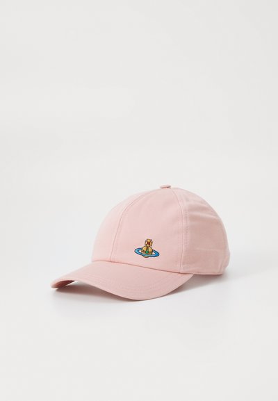 Gorra de béisbol de algodón rosa con visera curva, que presenta un colorido diseño bordado de un barco sobre una ola circular.