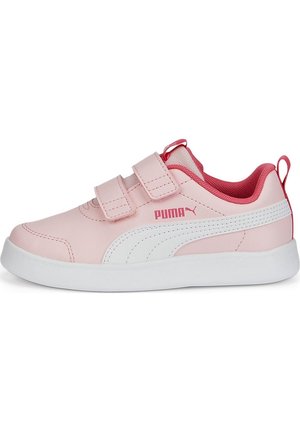 Roze Puma sneakers met een witte zool en strepen, met twee klittenbandsluitingen en een rode binnenvoering.