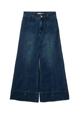 Široke traperice u tamnoplavoj boji, koje sadrže dva prednja džepa, jedan zlatni gumb za zatvaranje i šivane detalje na rubu.