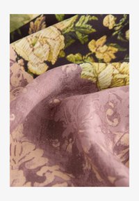 Vybráno, black/pink floral patchwork print