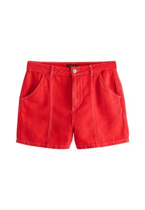 Røde denimshorts med foranlommer, synlige syninger, bæltestropper og sølvfarvet knaplukning.