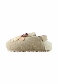Beige Filzschuh mit strukturiertem Obermaterial, weicher Innenausstattung und einem Rentierdesign mit braunen und roten Akzenten. Klettverschluss für sicheren Halt.