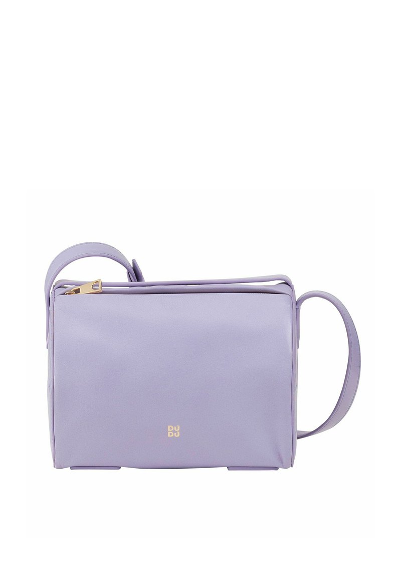 Borsa a tracolla rettangolare in similpelle di colore lavanda, con chiusura a zip, dotata di un dettaglio del logo dorato e di una singola tracolla regolabile.