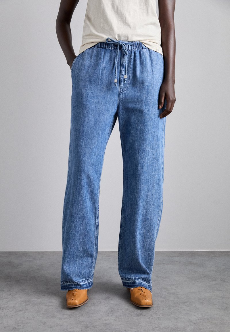 rag & bone ULTRA FEATHERWEIGHT LOGAN BEACH PANT - Brīva piegriezuma džinsi - delmar