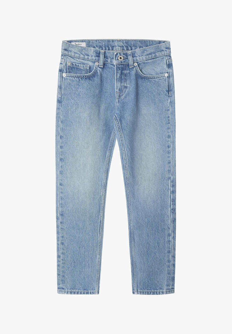 Jean de mezclilla azul claro con corte recto, cinco bolsillos y cremallera. Ligera decoloración en toda la prenda; costuras visibles a lo largo de las uniones.