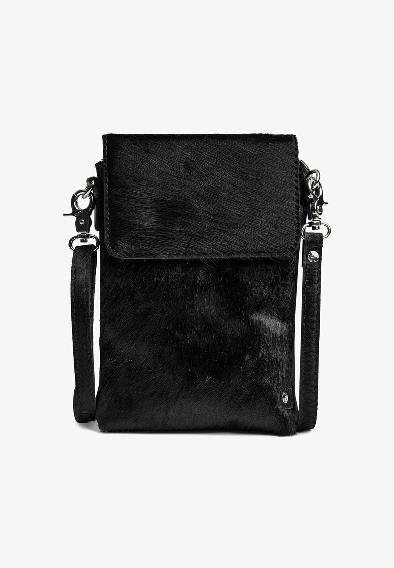 Melnā mākslīgā spalvas šķērsām valkājamā soma ar magnētisku atloku, noņemamu siksnu un sudraba detaļām. Strukturēta virsma ar elegantu dizainu.