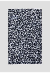 s.Oliver Szalik komin